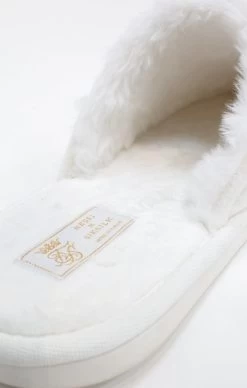 Messi X SikSilk White Slippers -Style Zone Shop SS 21860 2 3538425b ce1b 49a0 bce3 39c0c9597c89