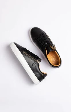 SikSilk Black Classic Trainer With Functional Zip -Style Zone Shop SS 22331 7 d8e58ad9 3a2f 418a bac9 ca509afc4019