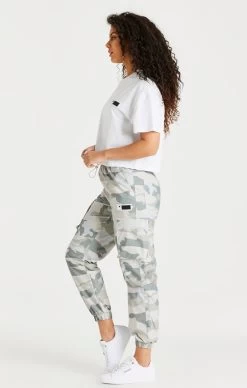 SikSilk White Badge T-Shirt -Style Zone Shop SSW 3714 20SSW 2904 007 5bc49f54 f8a5 4357 b8f2 4b8df7a456af